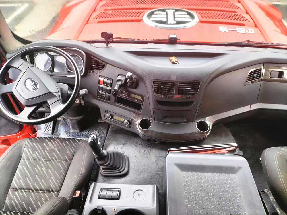 FAW Jiefang Tractor- J6P4