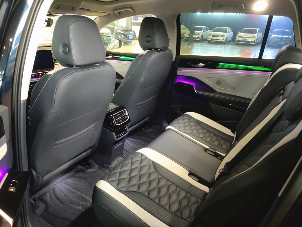 SAIC VOLKSWAGEN Electric Car -ID6-X4