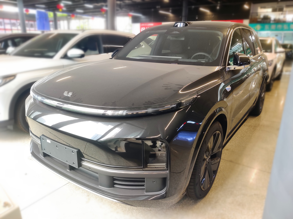 LEADING IDEAL Gasoline-electric Hybrid Car - L9